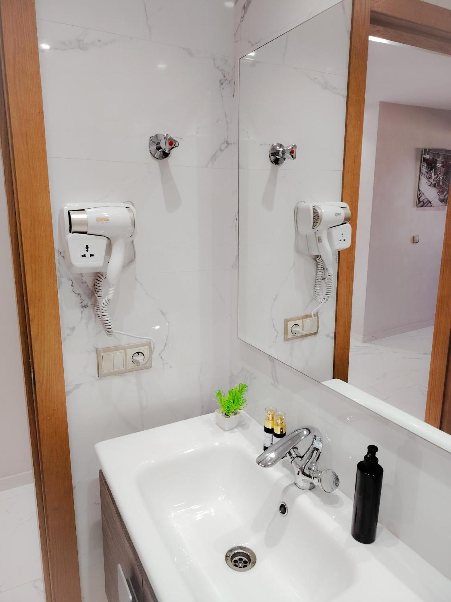 Super Apartement Totalement Neuf Et Climatise A Cote Du Centre Commercial Marjane M2 탕헤르 외부 사진